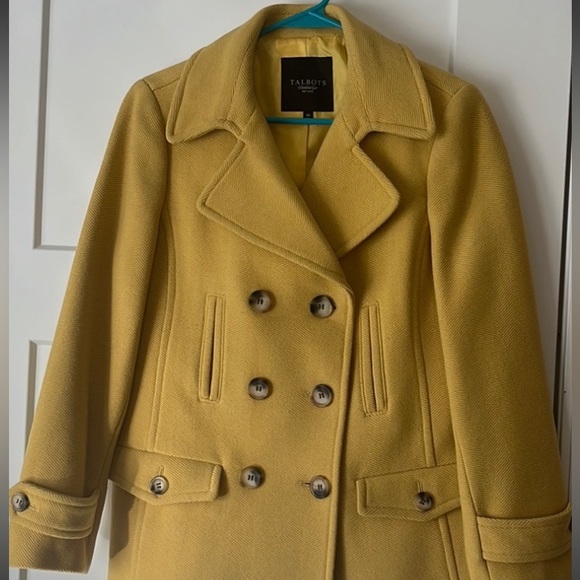 Talbots Jackets & Blazers - Talbots SZ 10P 80% wool double breasted winter coat. Preowned, great condition.